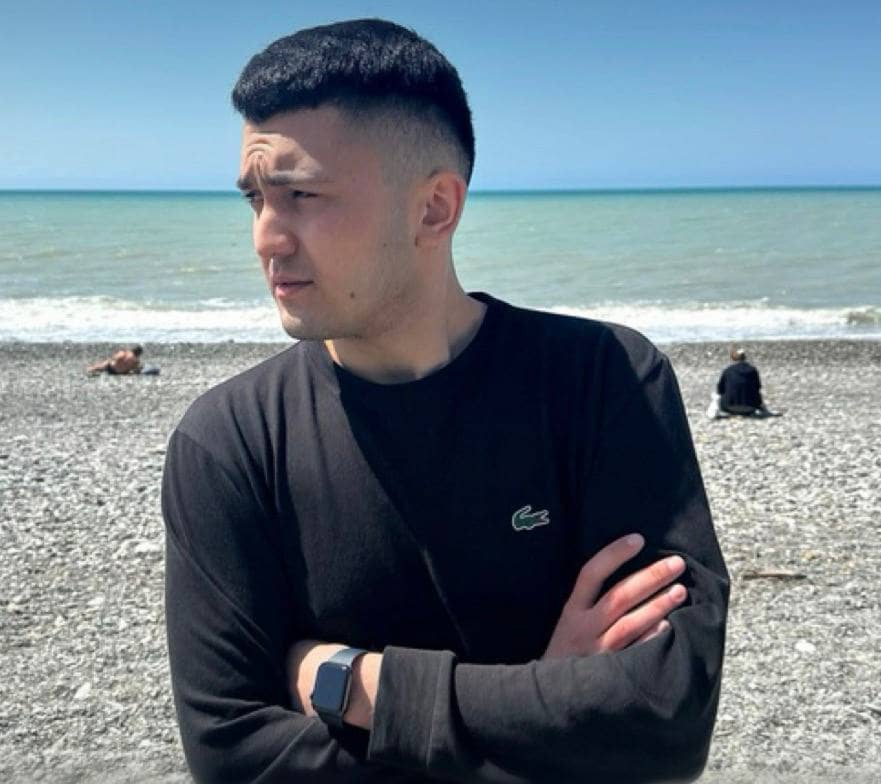 伊沙诺夫*阿卜杜马利克